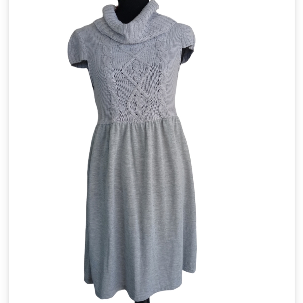 No Boundaries Cute Light Heather Gray Cap Sleeve Embroidered Top Sweater Dress
